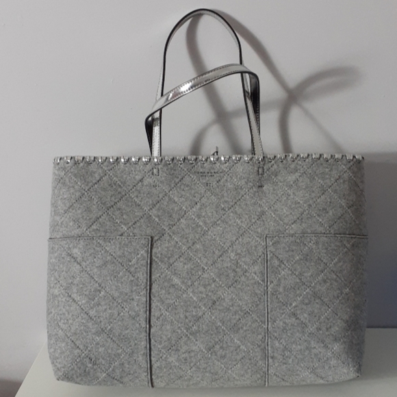 Tory Burch Handbags - Tory Burch Block T Gray Felt Tote bag
